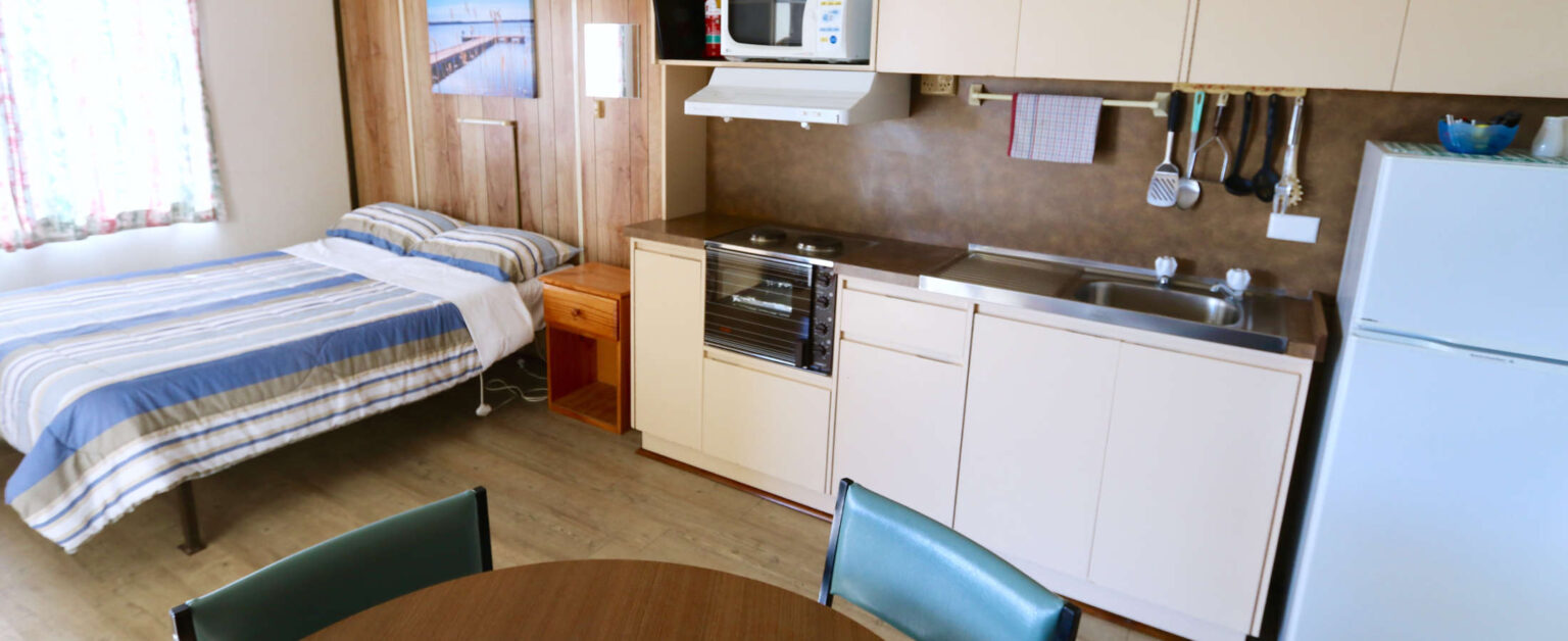 beach-shack-interior