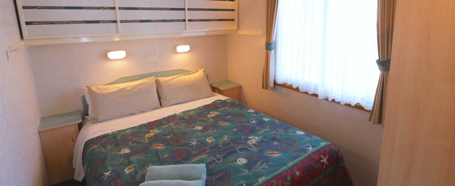 ocean-view-deluxe-cabin-interior-5