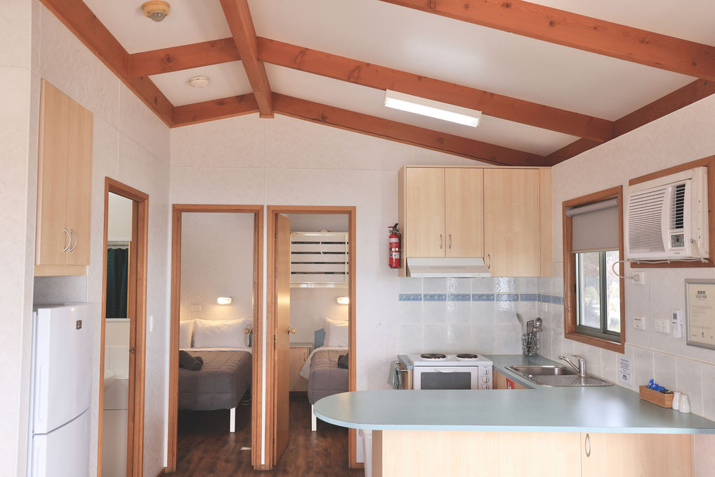 Deluxe Ocean View Cabin (4)